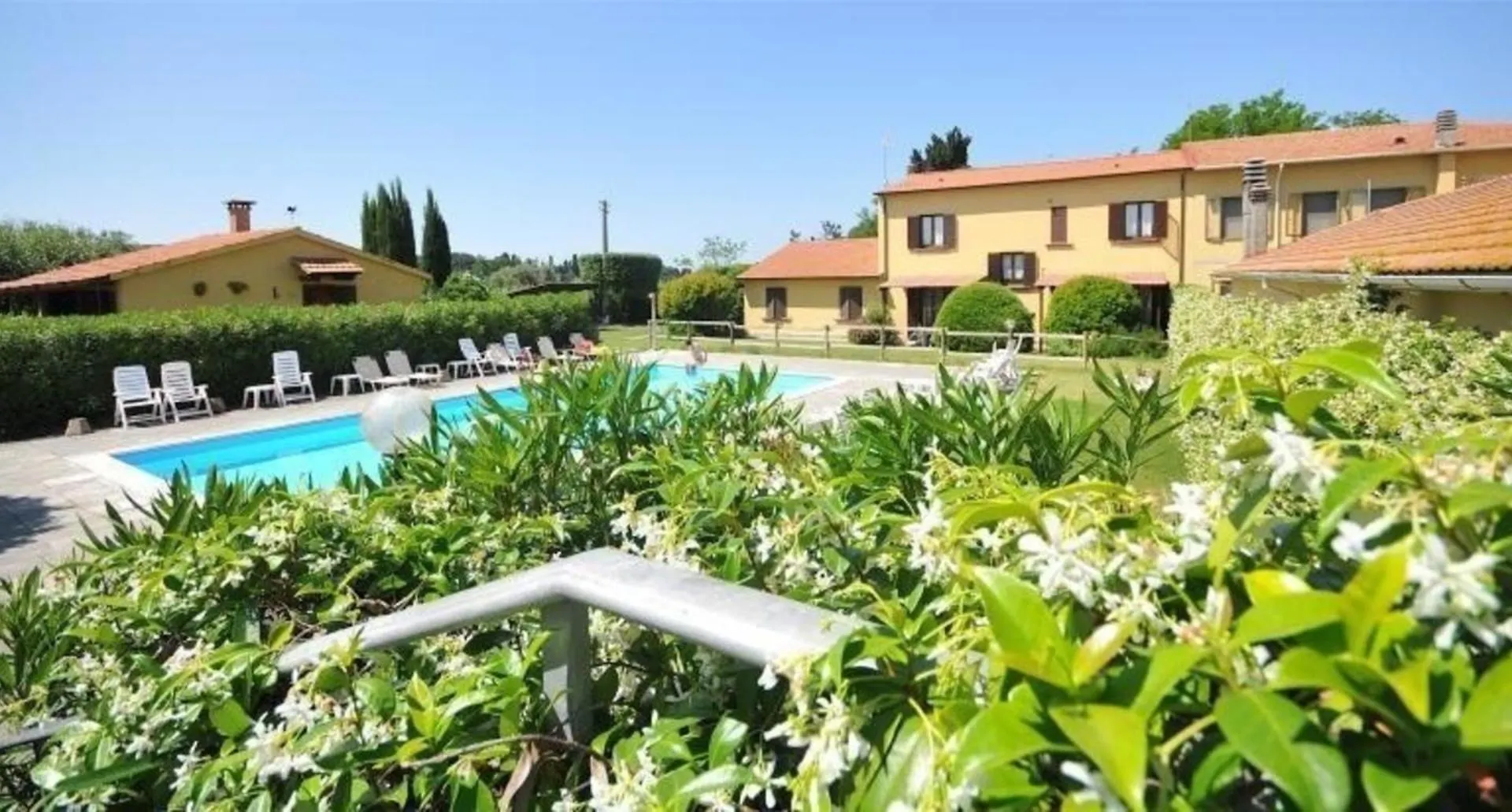 Apartment Schoene Wohnung Mit Garten In Cecina Cecina