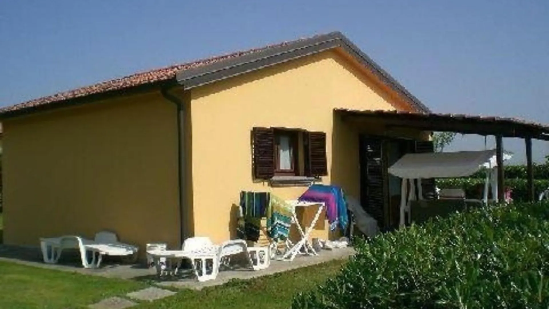 Schoene Wohnung Mit Garten In Cecina Cecina  Apartment