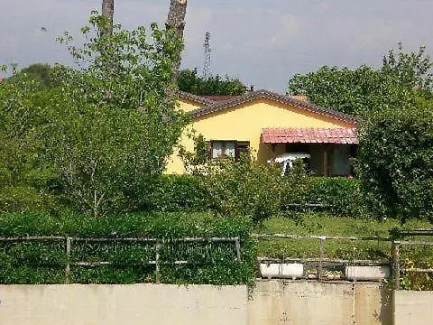 Schoene Wohnung Mit Garten In Cecina Cecina  Apartment